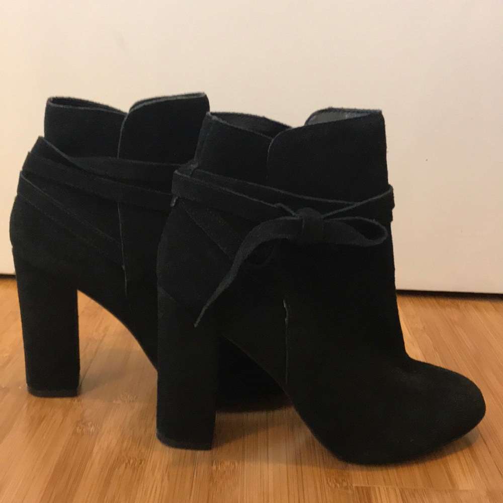 Steve Madden Loreen Black Suede Bootie